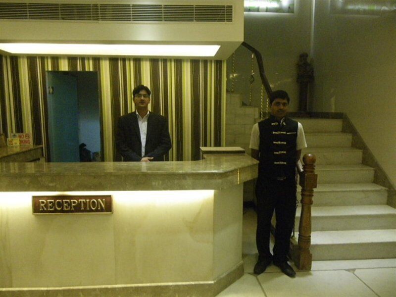 Hotel Metro Continental Delhi  Dış mekan fotoğraf
